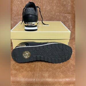 Micheal kors sneakers